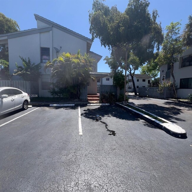 Building Photo - 10550 NW 7th Terrace