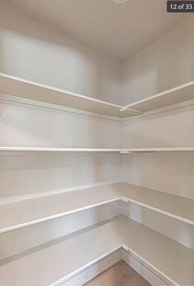 Building Photo - BEAUTIFUL 3 Bed 2.5 Bath Townhome Available!