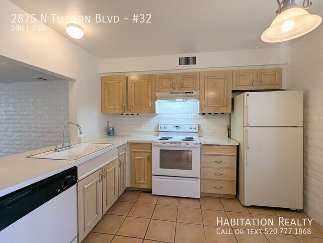 Building Photo - 2875 N Tucson Blvd