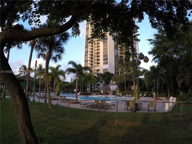 Building Photo - 18151 NE 31st Ct