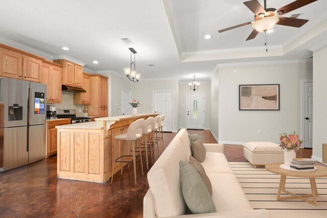 Building Photo - 3 BDR / 2 BATH Home  MOVE IN SPECIAL