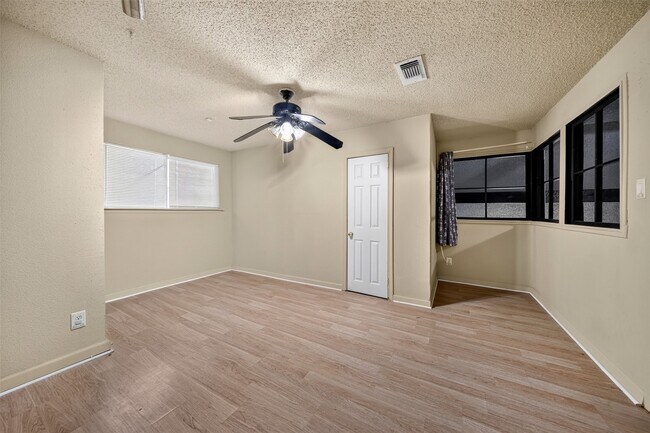 Building Photo - 13610 Sunswept Way