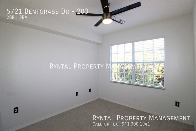 Building Photo - 5721 Bentgrass Dr