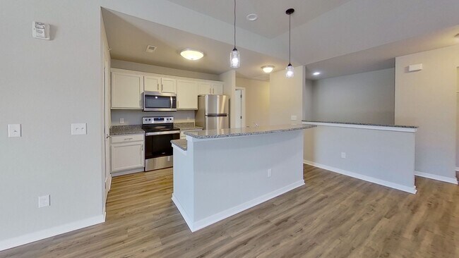 Building Photo - Condo Style Upper 2 Bedroom 1 Bathroom Apartment