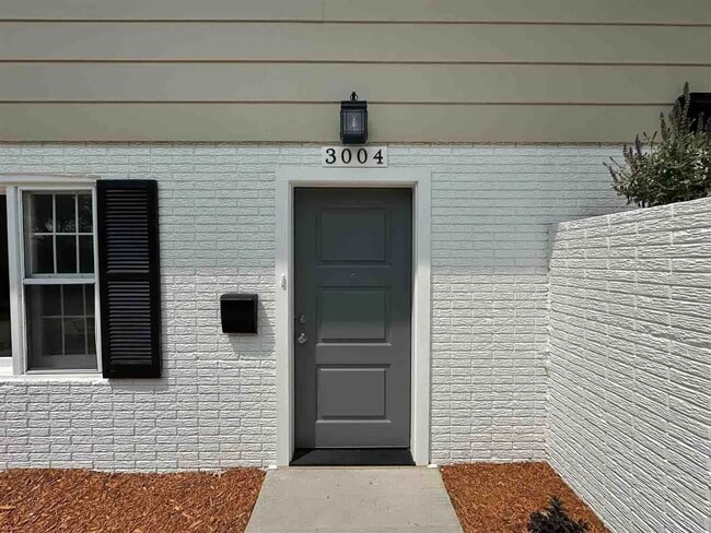 Building Photo - 3004-3006 Stanford Ave