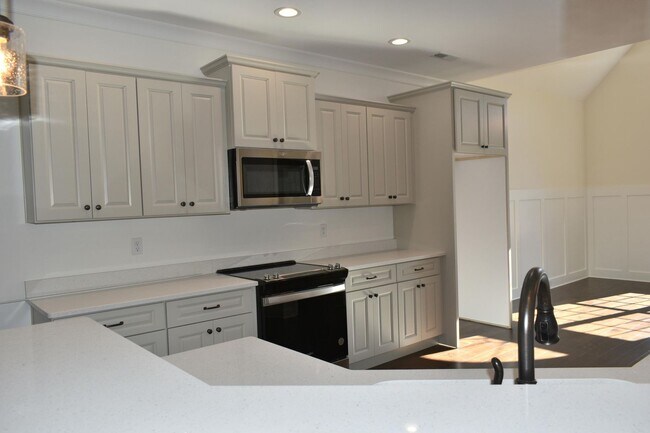 Building Photo - Townhouse for Rent in Hixson