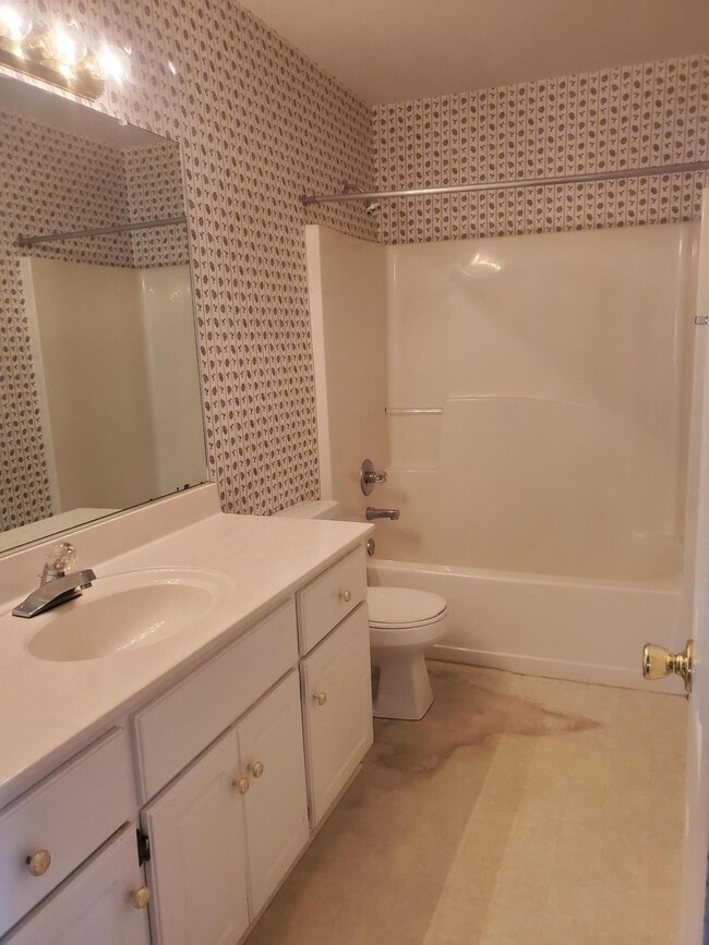 Building Photo - 4309 Creekview Dr