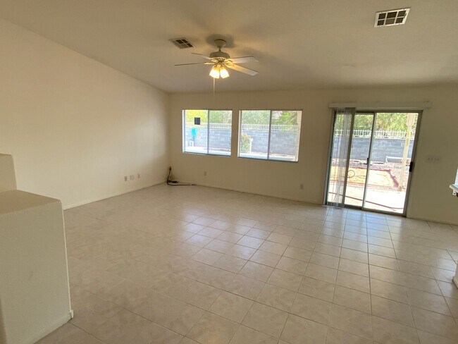 Building Photo - Single Story Henderson Home with 3-Car Gar...