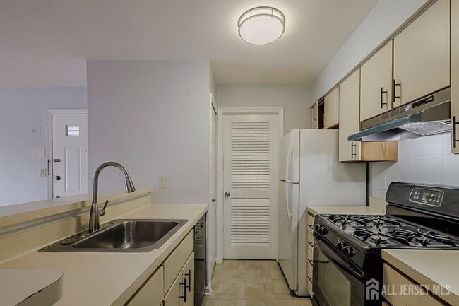 Building Photo - 236 Blew Ct