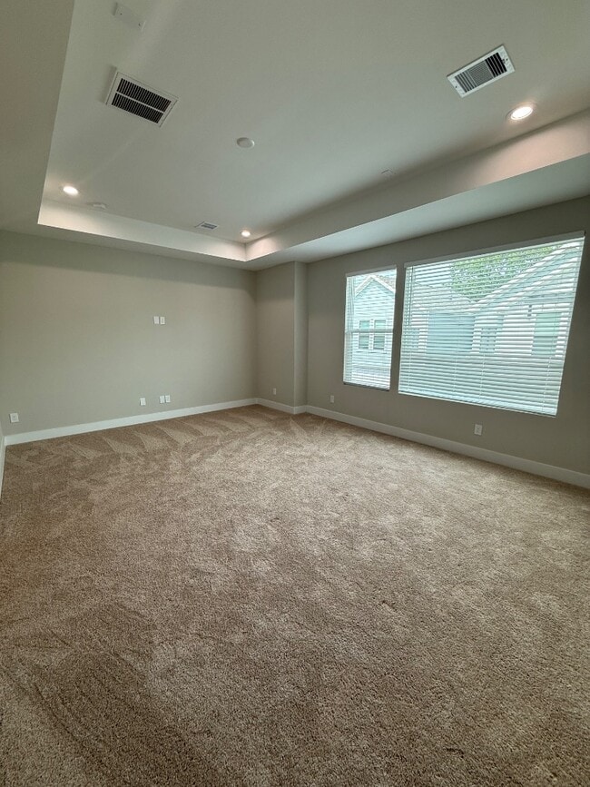 Building Photo - 8112 Esther Acres Ln