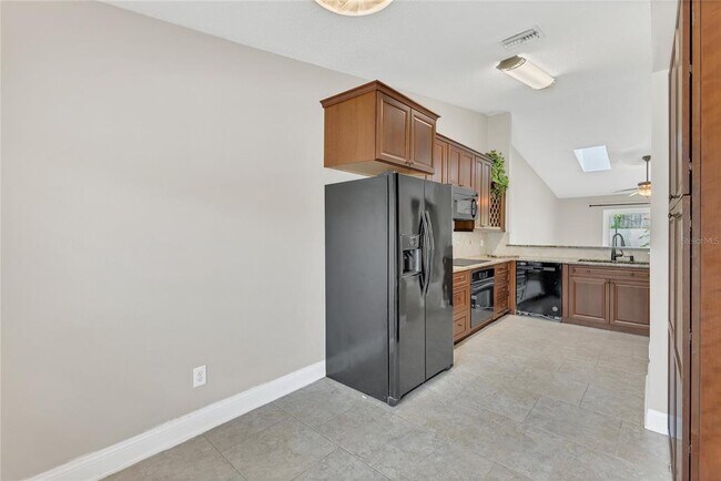 Building Photo - 1052 Dees Dr
