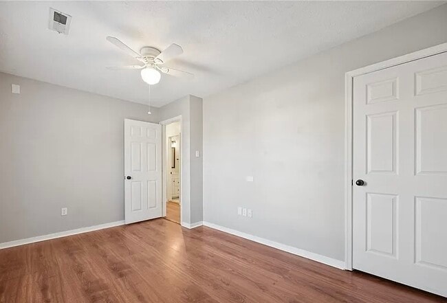 Building Photo - 6295 Banshire Dr