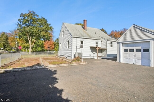 Building Photo - 1792 Mountain Ave