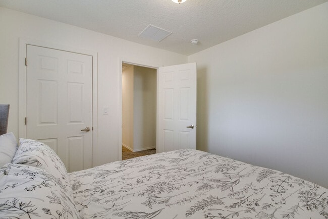 Building Photo - 251 San Clemente Ave NW