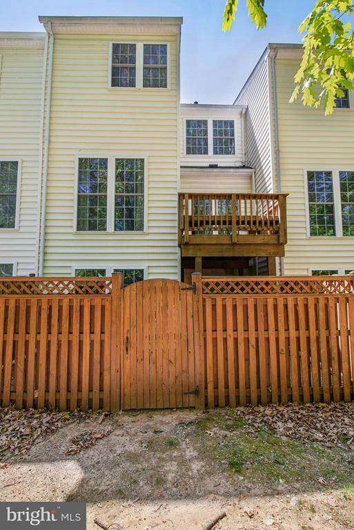 Building Photo - 4037 Fairfax Center Hunt Trail