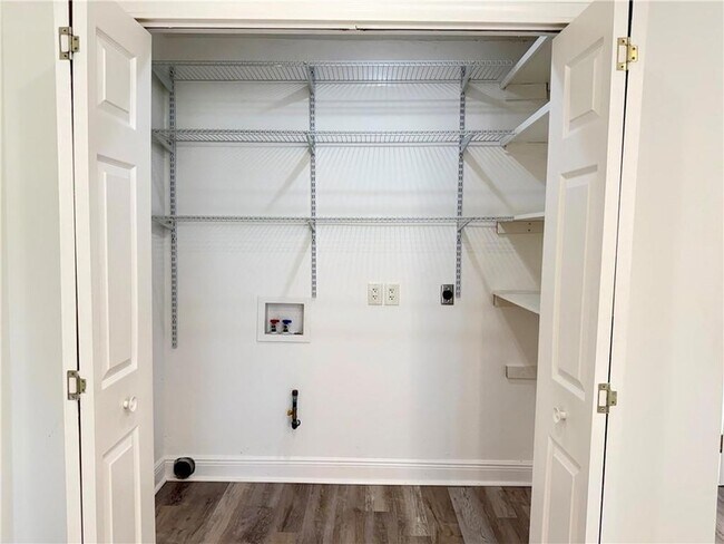 Building Photo - 3324 Davidson Pl