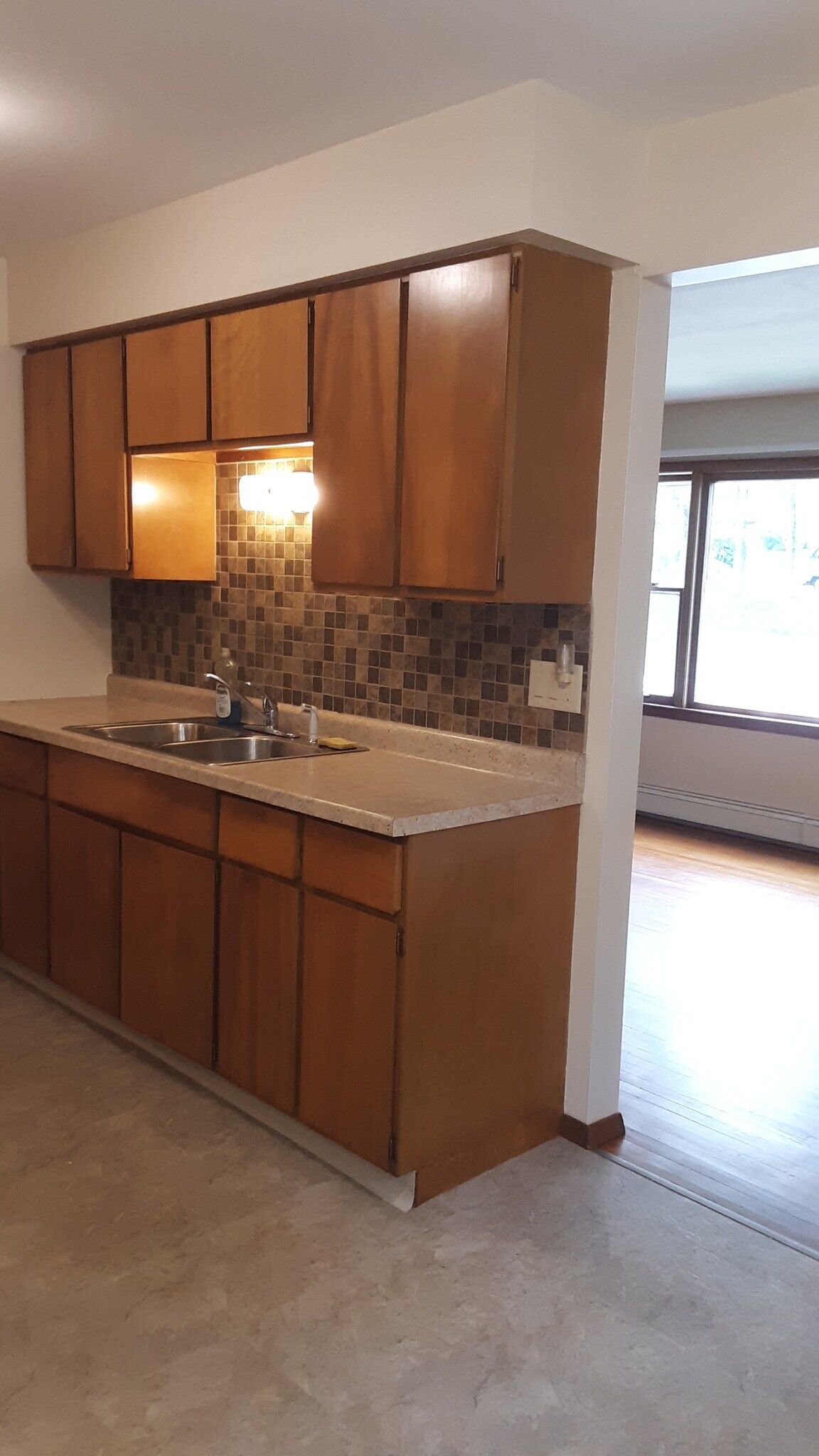 Kitchen - 2703 Ventura Dr