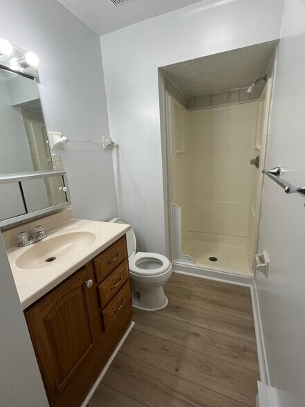 Building Photo - 1018 Arrowhead Dr