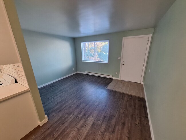 Living room - 5124 SE Foster Rd