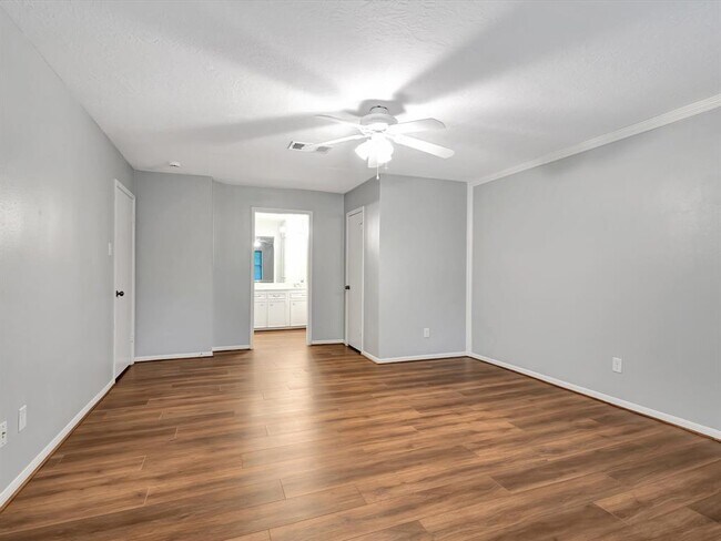 Building Photo - 15014 Torry Pines Rd