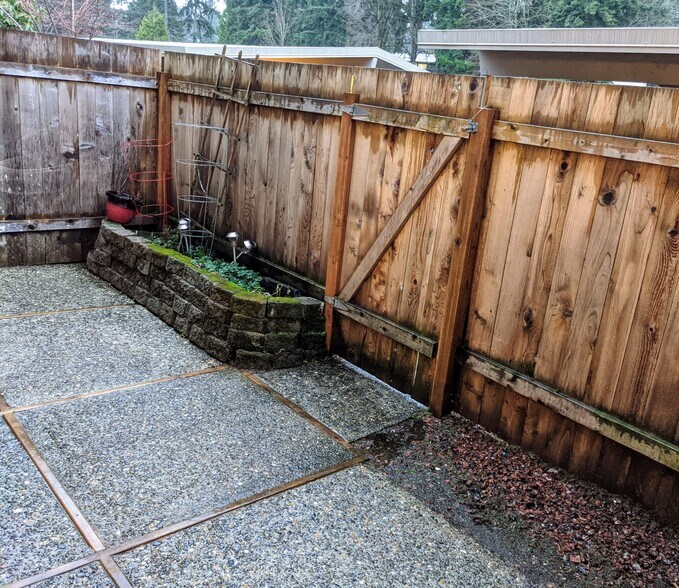 Building Photo - 5702 123rd Ave SE