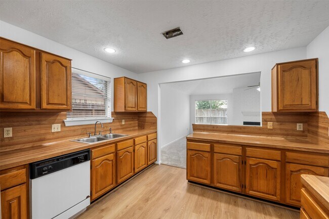 Building Photo - 25802 Chapel Ridge Ln