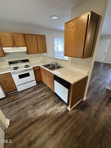 Building Photo - 2938 Faversham Pl