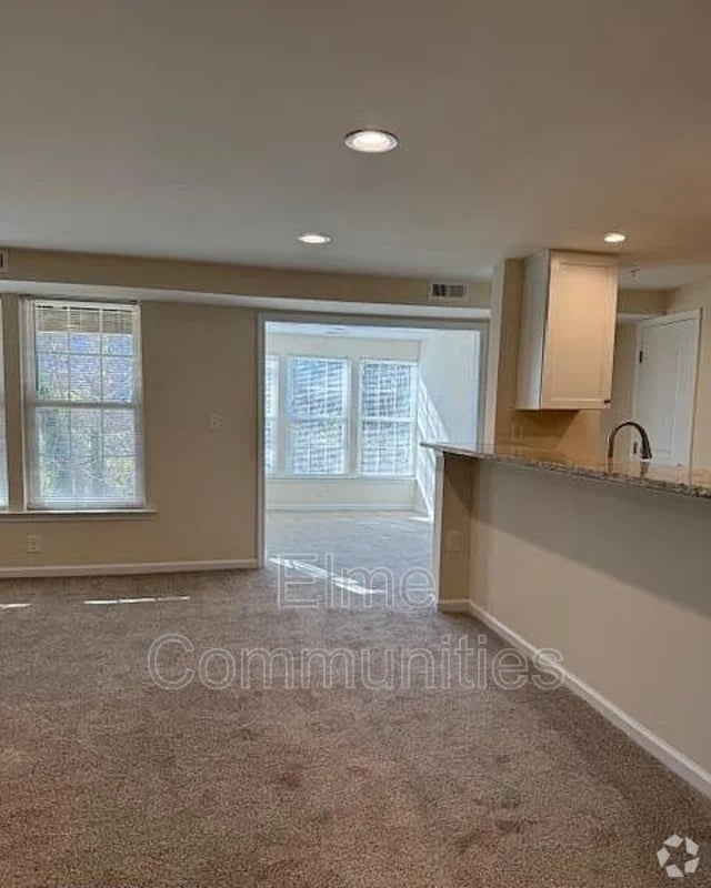 Building Photo - 6335 Greenfield Rd