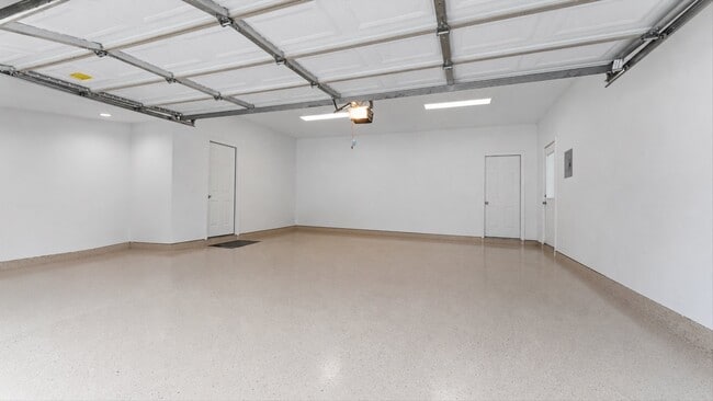Building Photo - 34 Candle Pine Pl
