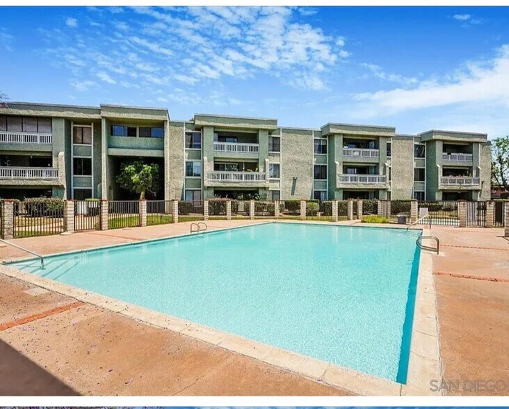 Building Photo - 1050 E Washington Ave