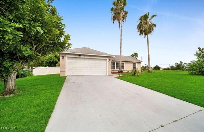 Building Photo - 3107 SW 15th Ave