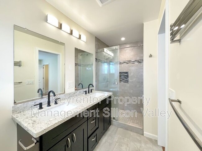 Building Photo - 772 Springwood Dr
