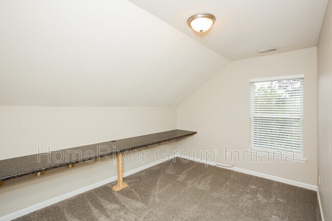 Building Photo - 926 Nature Lake Ct