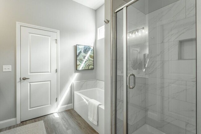 Building Photo - 531 Strong Ave