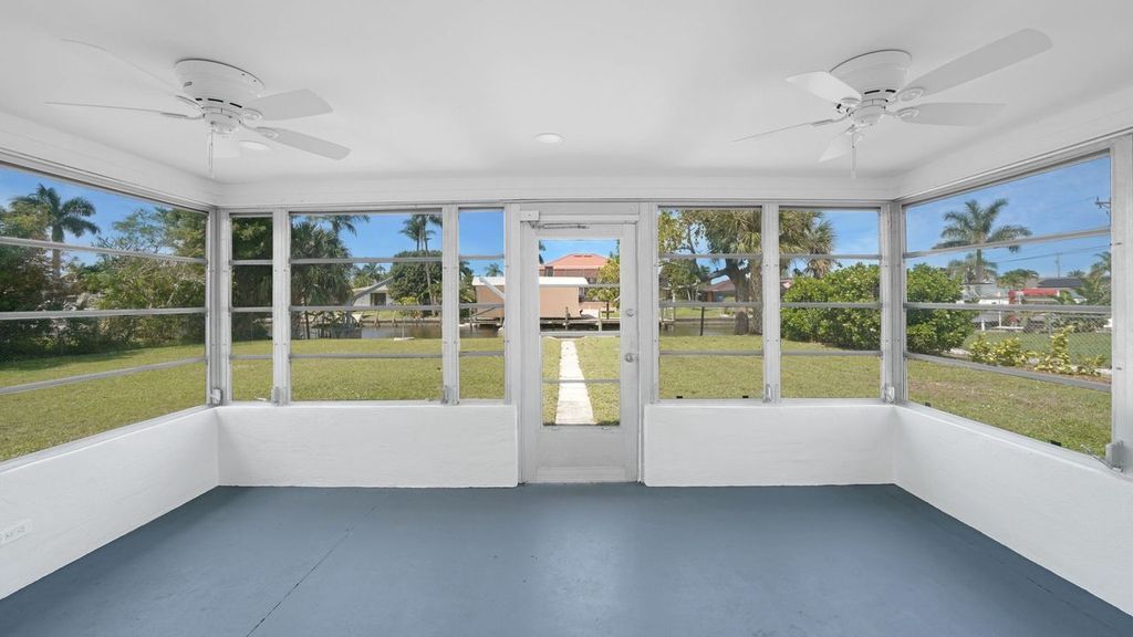 Screened and glasses in Lanai with dual fans - 5308 Darby Ct