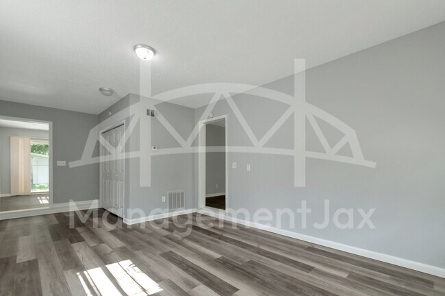 Building Photo - 3362 Lowell Ave