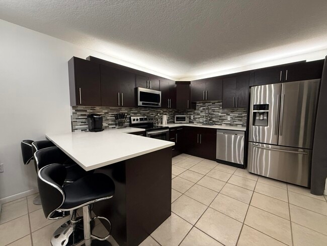 Building Photo - 2410 24th Ln