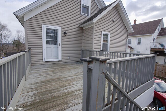 Building Photo - 24 Iowa St