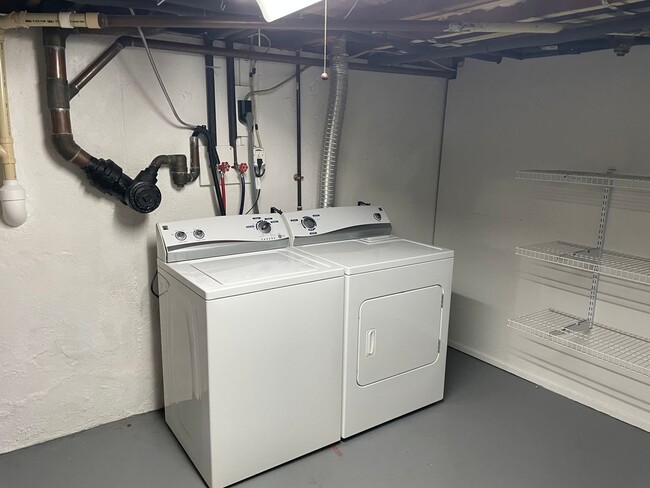 Building Photo - Single Family Home For Rent in North Kingstown!