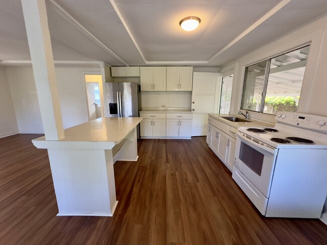 Building Photo - Ewa Beach Gem! 2BR/1BA with A/C, Parking &...