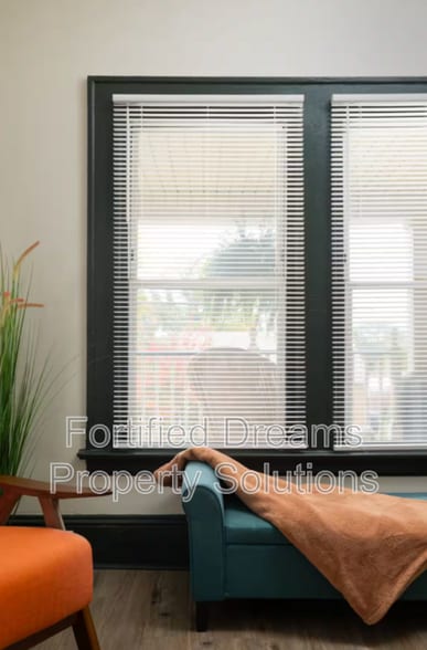 Building Photo - 720 S Broad St