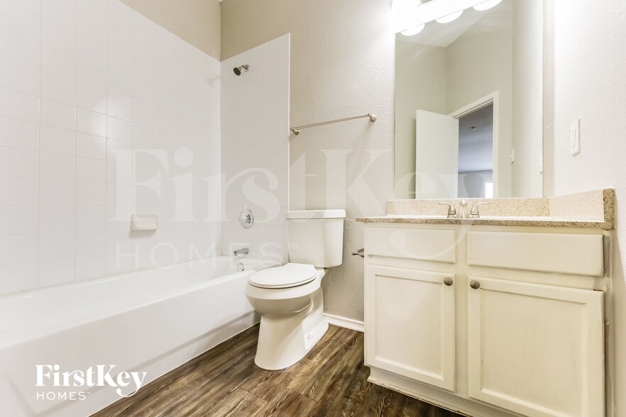 Building Photo - 7425 Snow Ridge Dr