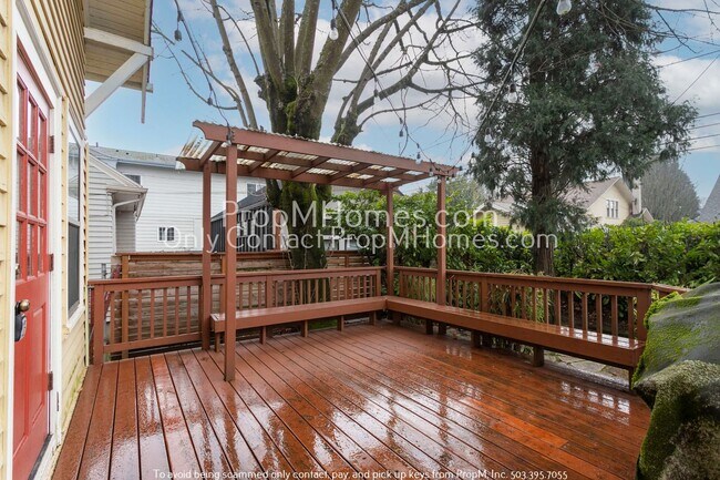 Building Photo - Discover Serenity in King Neighborhood!