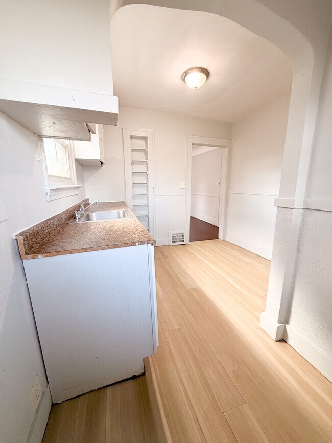 Building Photo - 14600 Strathmoor St