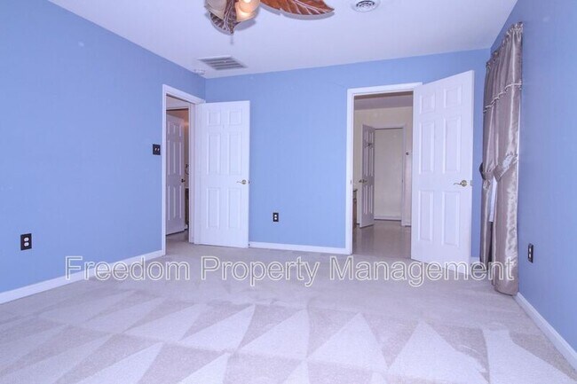 Building Photo - 6540 Cottonwood Dr