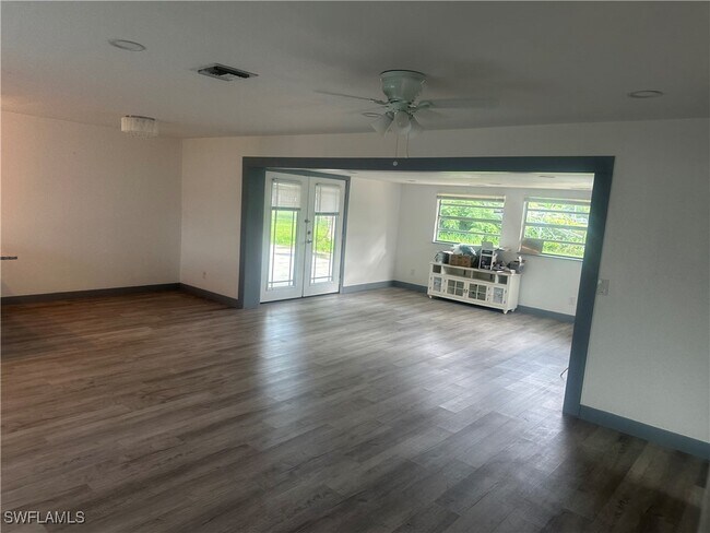 Building Photo - 703 Monterey Ave
