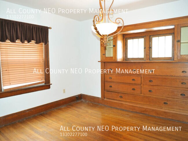 Building Photo - 1422 Elder Ave