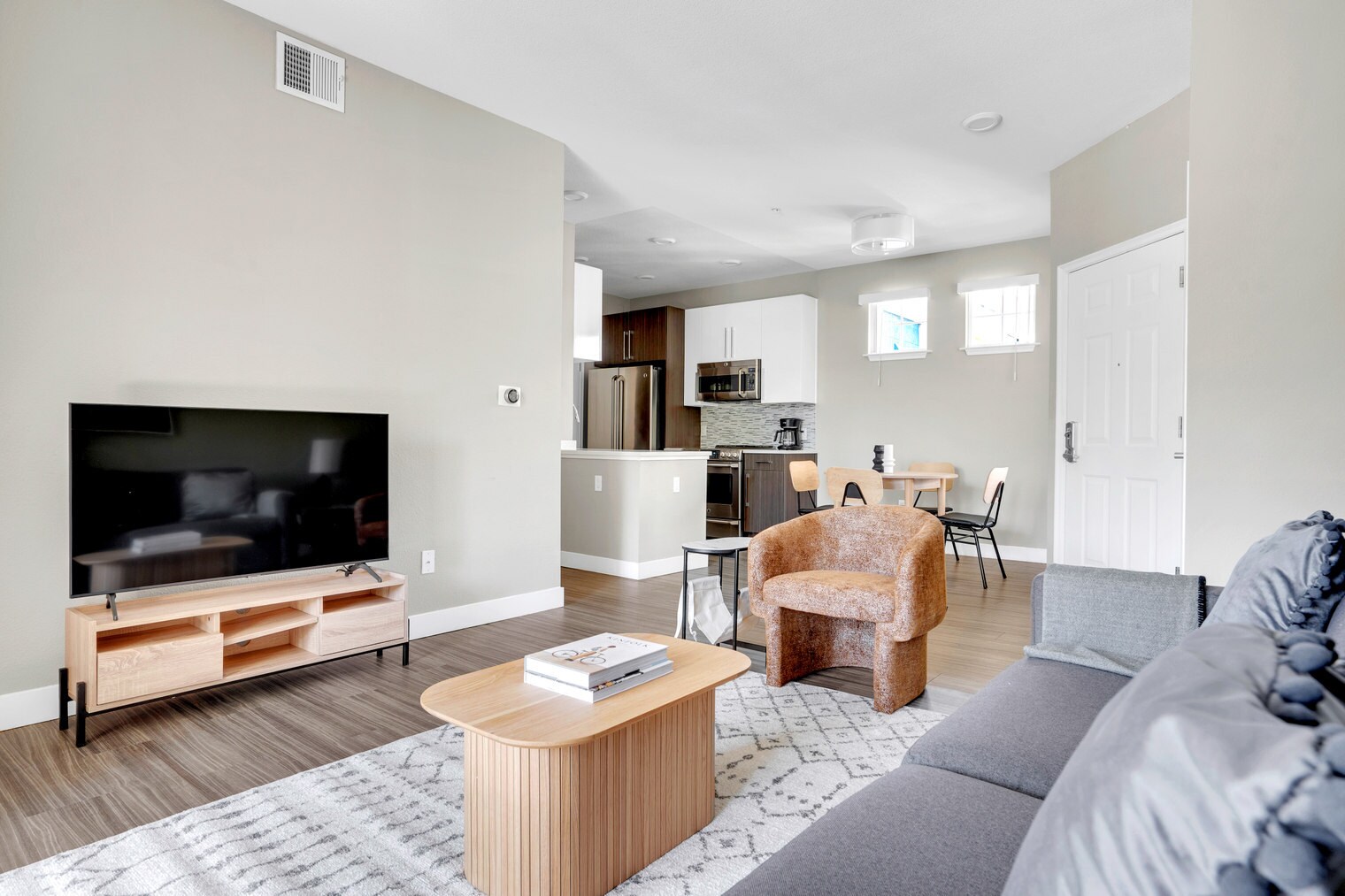 Building Photo - 1265 Lakeside Dr