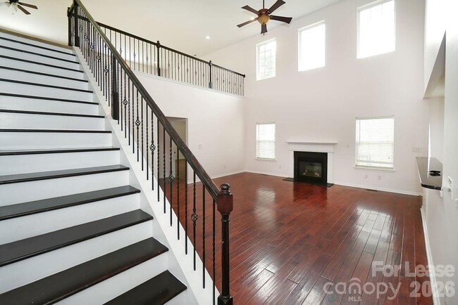 Building Photo - 4224 Lois Ln