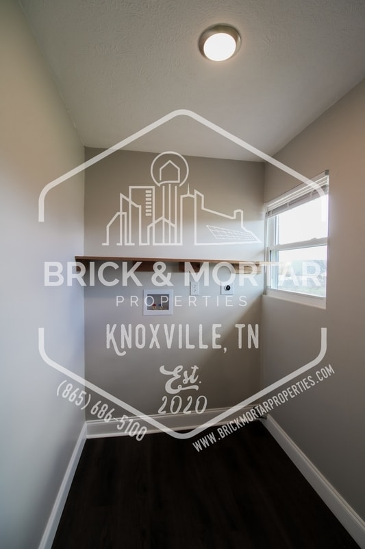 Building Photo - 1737 Lively Rd